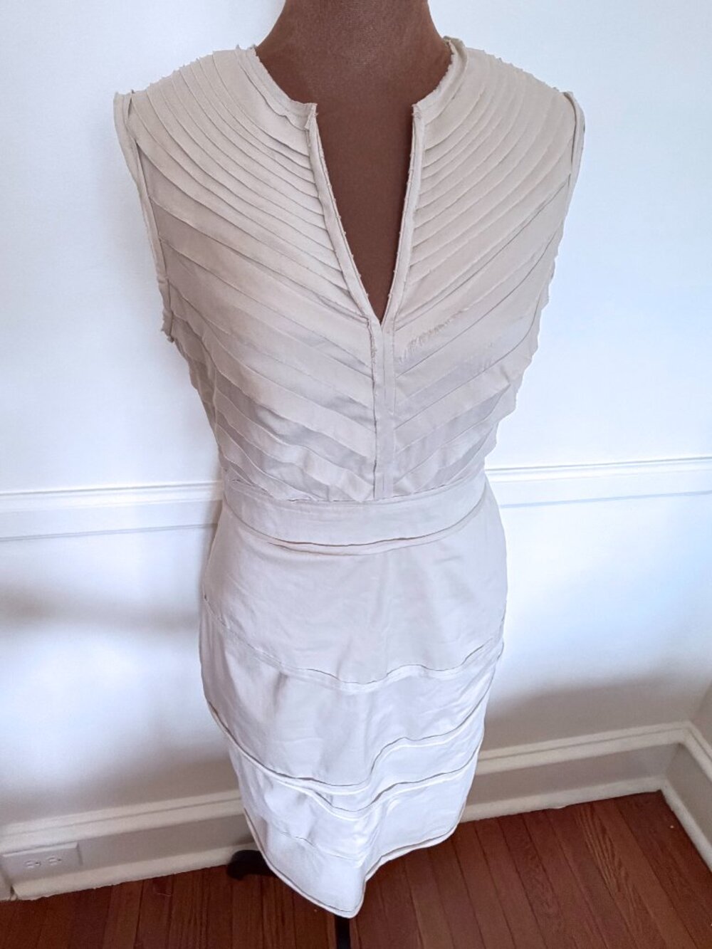 BCBGMAXAZRIA Nina Vapor Raw Edge Sheath Dress Size 4 SLP6M012